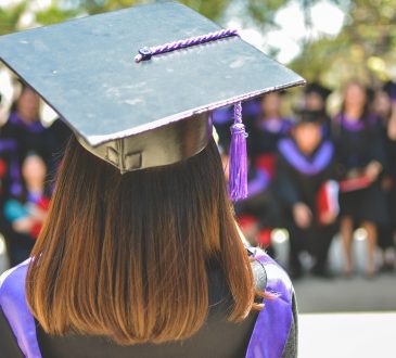 Insertion professionnelle et la double identité des étudiants des cycles supérieurs