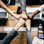 Créer des milieux bienveillants pour les communautés LGBT