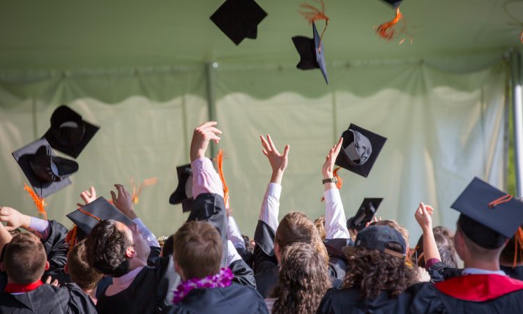Plus éduqués, plus formés : les besoins d’orientation des diplômés