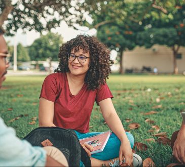L’orientation scolaire en milieu minoritaire francophone : l’importance de célébrer sa différence