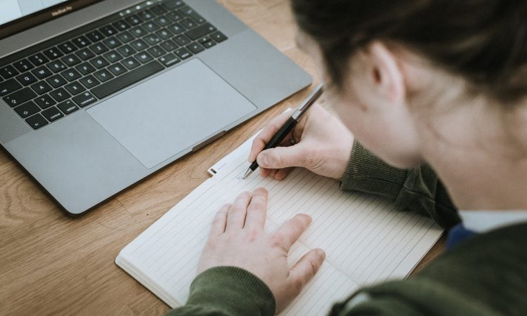 5 ressources offrant des formations en rediffusion (mode asynchrone)