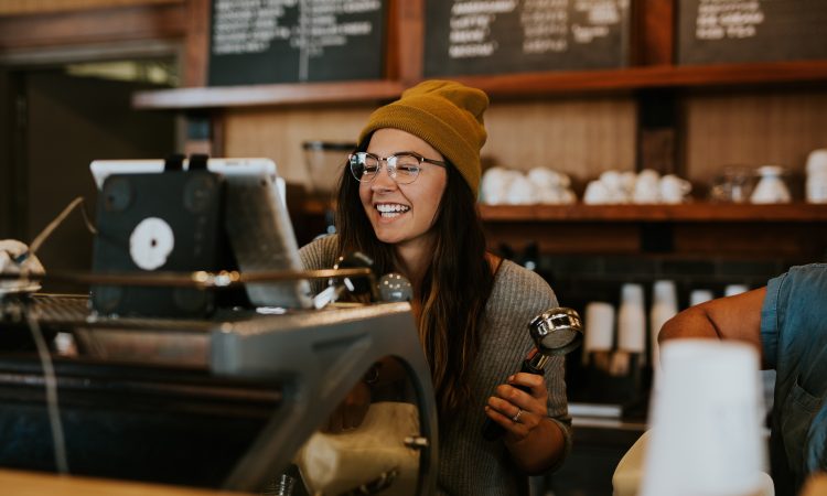 Rendre le premier emploi positif et valorisant pour les ados : une mission pour tous!