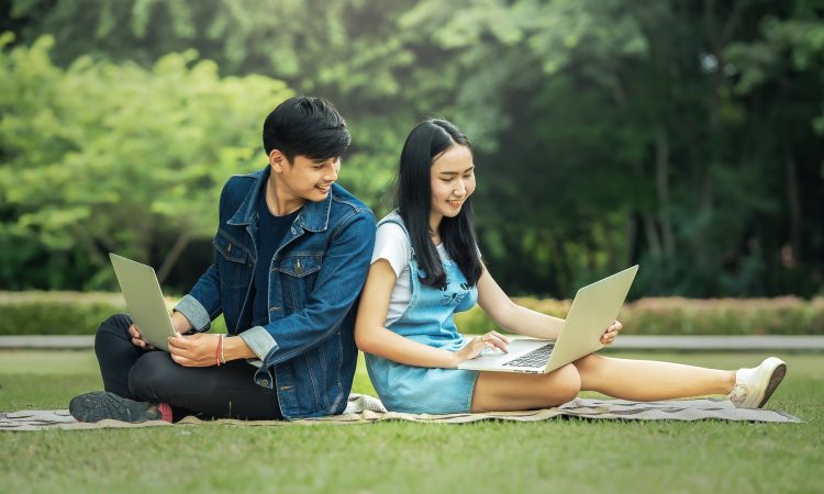 4 ressources pour conseiller vos clients qui désirent effectuer un échange étudiant au Canada