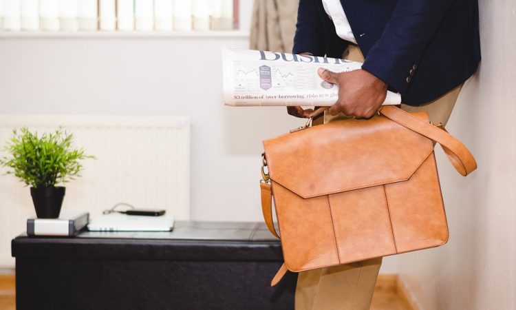 Comment aider ses clients qui désirent occuper un emploi administratif sans formation bureautique?