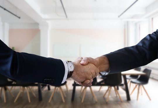 Entrevue pré-embauche : Attention aux candidats séducteurs 