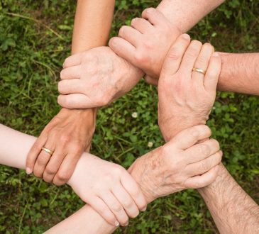 Trois communautés de pratique en ligne pour les professionnels et professionnelles du développement de carrière francophones