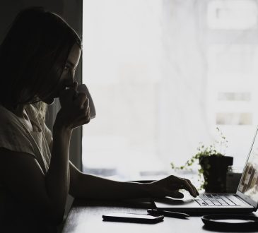 Les salons et foires de l’emploi sont des occasions idéales pour les chercheurs d’emploi de rencontrer, sous un même toit, des employeurs qui recrutent et des organismes œuvrant en employabilité. Voici une liste des salons et foires de l’emploi à venir en mars 2024.