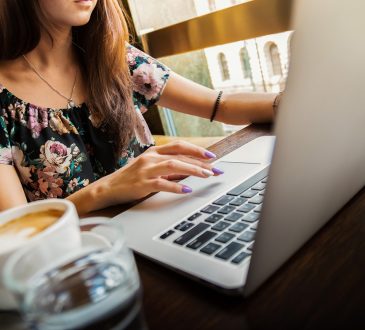 Nouveaux arrivants : 10 ressources pour les soutenir dans leur intégration socioprofessionnelle