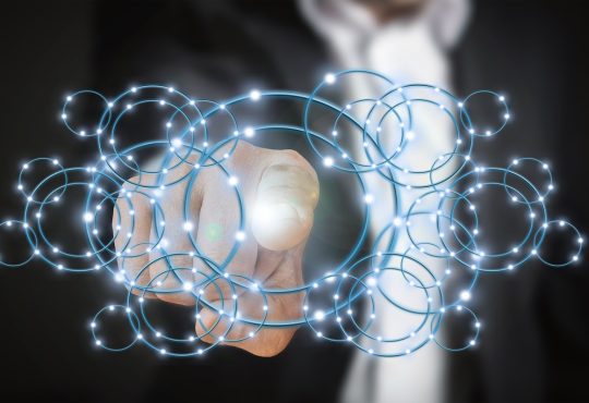 Depuis novembre 2022, où ChatGPT a fait son entrée sur le web gratuitement (Wikipédia, 2025), plusieurs innovations ont été rendues publiques pour la population de manière générale.